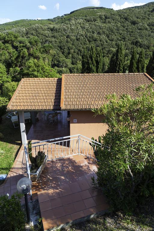 Residence Belvedere Capoliveri  Bagian luar foto